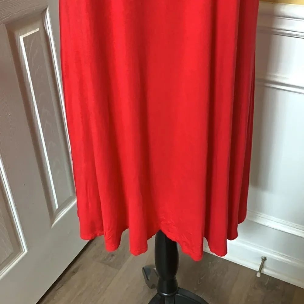 Red Dress  - Picture 3 of 6